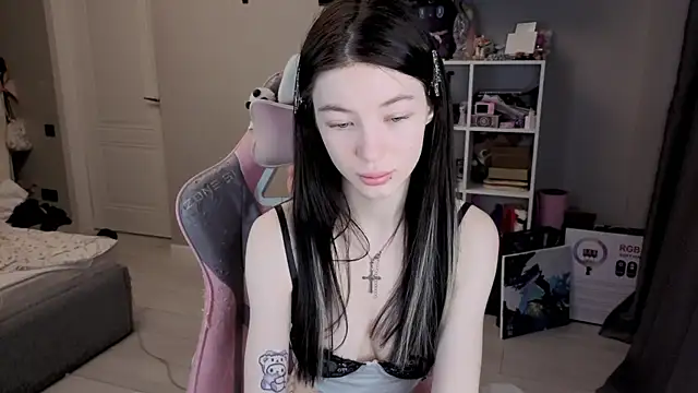 Aliceblush's sex show image