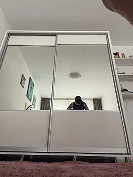 Изображение секс-шоу модели NNNoire