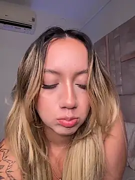 Изображение секс-шоу модели Rebe_