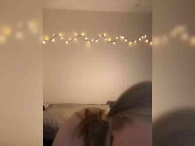 HotWillow's sex show image