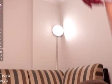 lusty_freya's sex show image