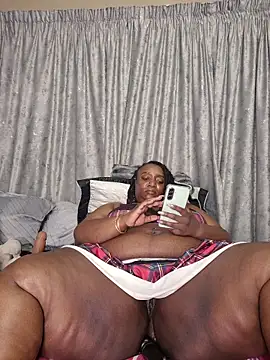 ThickianaRider's sex show image