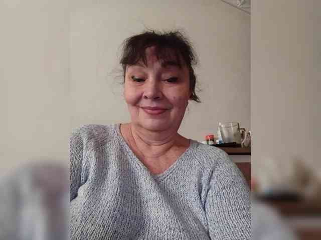 asya18's sex show image