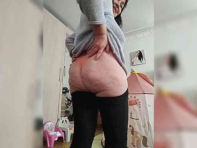 asya18's sex show image