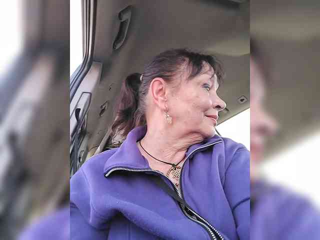 asya18's sex show image