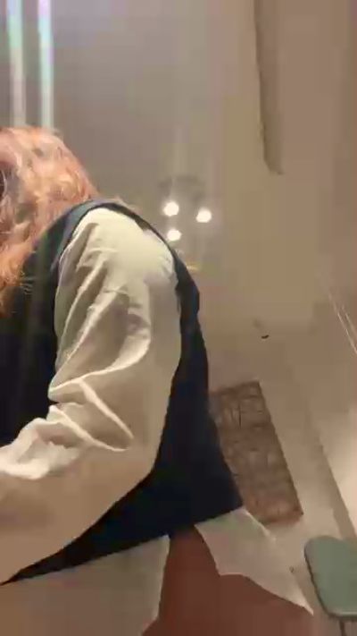 siaparis's sex show image