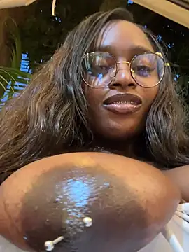 darle_volant's sex show image