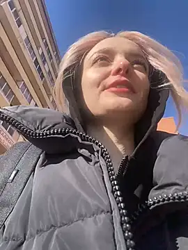 aka_Blonde's sex show image