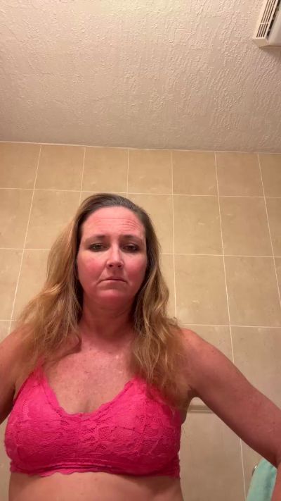 Surferchick222's sex show image