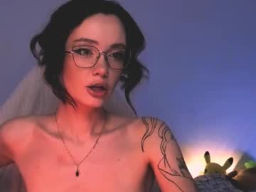 2b_'s sex show image