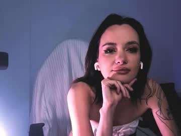 2b_'s sex show image