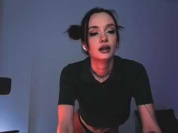 2b_'s sex show image