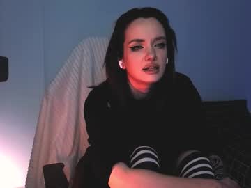 2b_'s sex show image