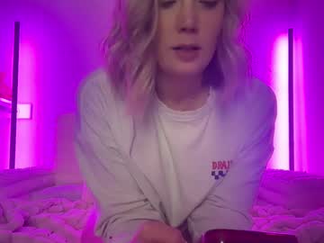 leanneluxecouple's sex show image