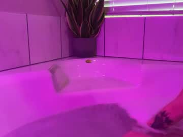 leanneluxecouple's sex show image