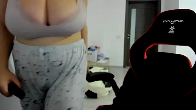 amiraisa11's sex show image