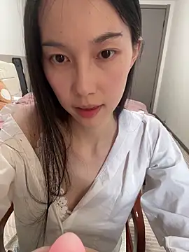 DD-52's sex show image