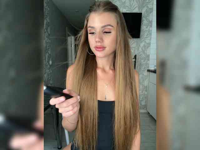 SweetyMia's sex show image