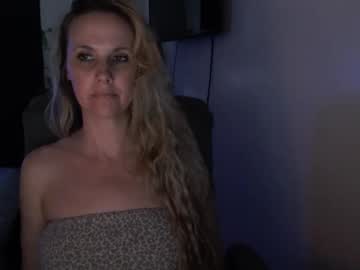 love_on_'s sex show image