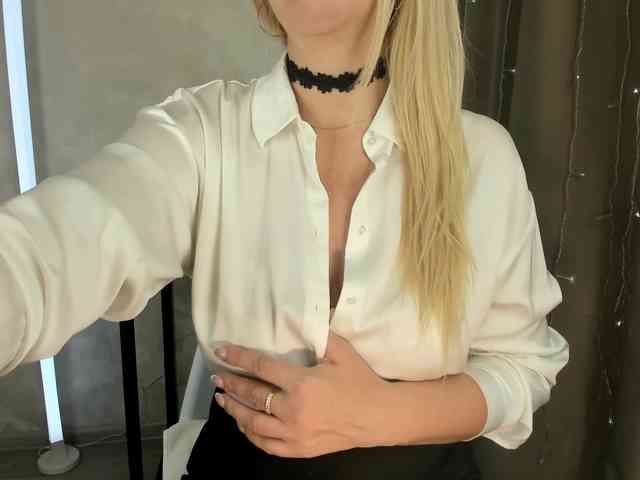 Ari-Zona's sex show image