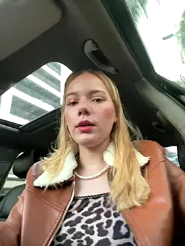 Изображение секс-шоу модели NicoleCut