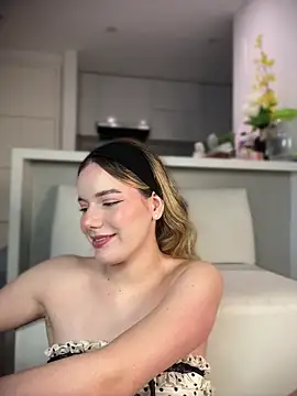 Изображение секс-шоу модели NicoleCut