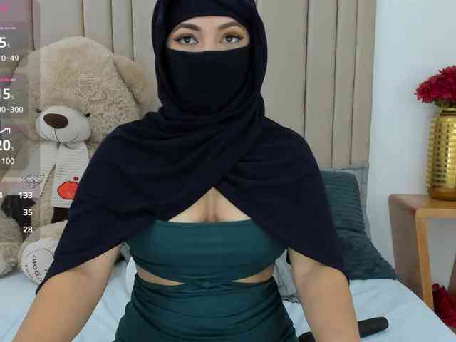 izadii's sex show image