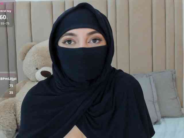 izadii's sex show image