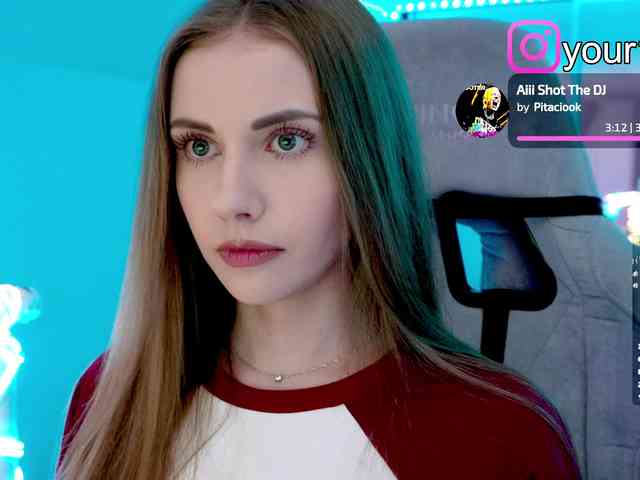 -VikkiL0vesCheese-'s sex show image -VikkiL0vesCheese-'s sex show image