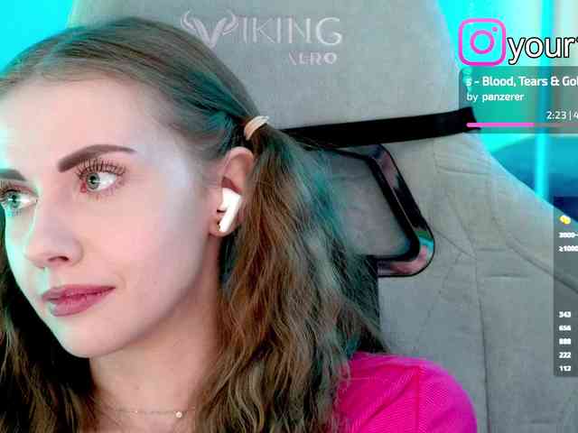 -VikkiL0vesCheese-'s sex show image -VikkiL0vesCheese-'s sex show image