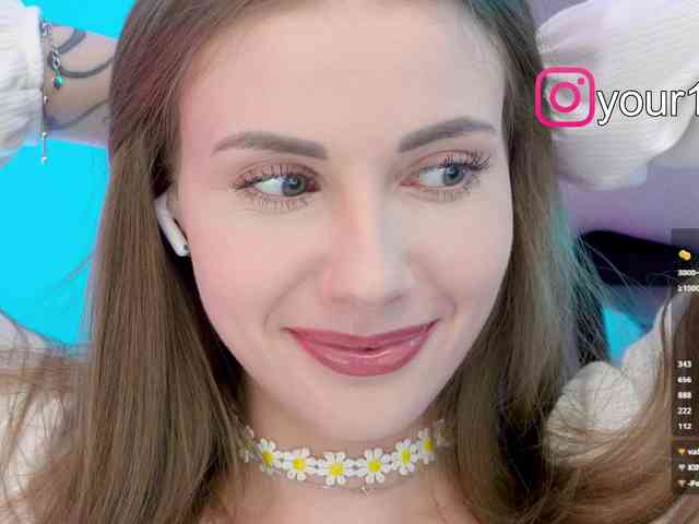 Изображение секс-шоу модели -VikkiL0vesCheese-