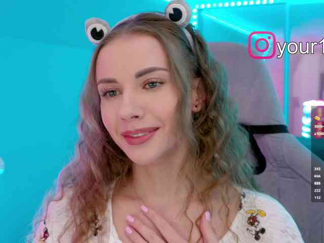 Изображение секс-шоу модели -VikkiL0vesCheese-