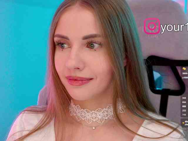 Изображение секс-шоу модели -VikkiL0vesCheese-