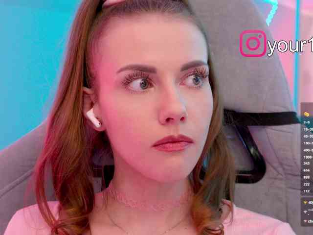 Изображение секс-шоу модели -VikkiL0vesCheese-