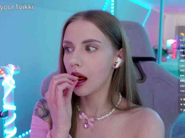 -VikkiL0vesCheese-'s sex show image