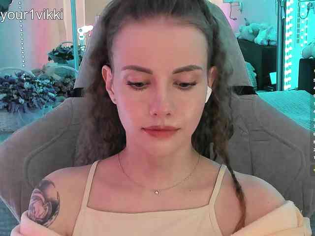 -VikkiL0vesCheese-'s sex show image