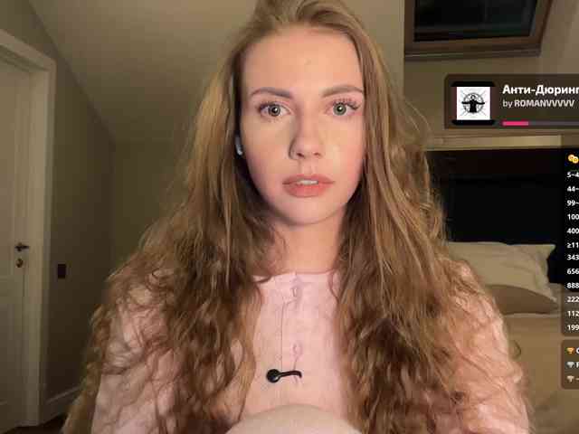 -VikkiL0vesCheese-'s sex show image