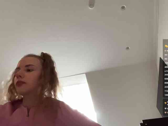 -VikkiL0vesCheese-'s sex show image