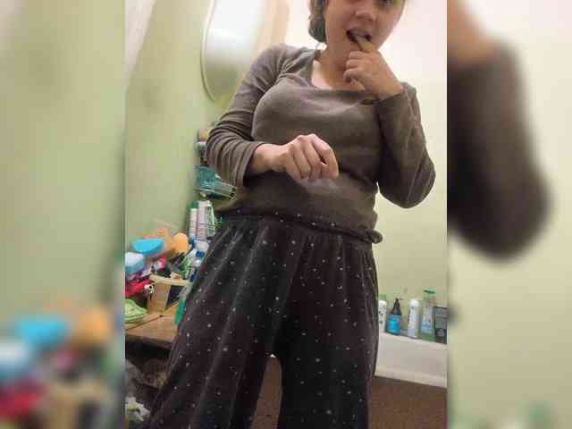 Изображение секс-шоу модели esterjohns Изображение секс-шоу модели esterjohns