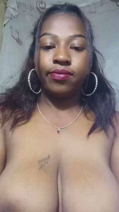 Sexshow-Bild von Julie2499 Sexshow-Bild von Julie2499