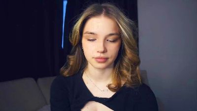 LindseyWatah's sex show image LindseyWatah's sex show image