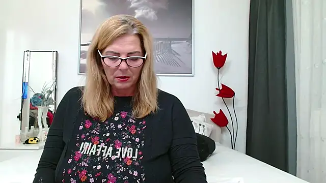 Sexshow-Bild von YulliaMilf Sexshow-Bild von YulliaMilf