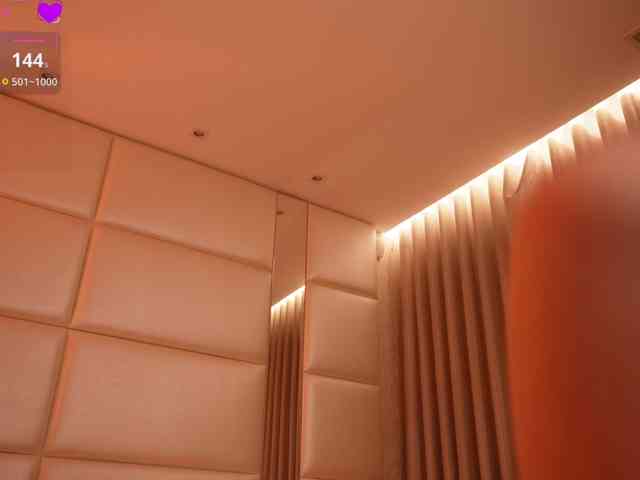 LilyColins's sex show image