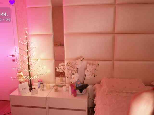 Sexshow-Bild von LilyColins Sexshow-Bild von LilyColins