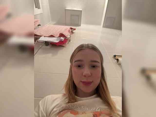 MeowMia's sex show image