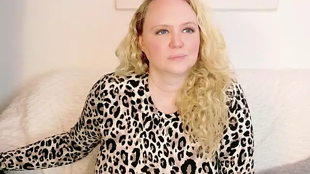 Sarah4you's sex show image