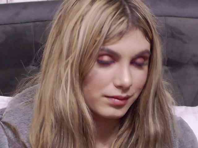 SweetAnisia's sex show image