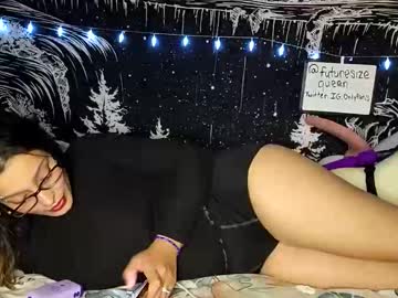futuresizequeen's sex show image
