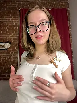 MyKittySayMeow's sex show image