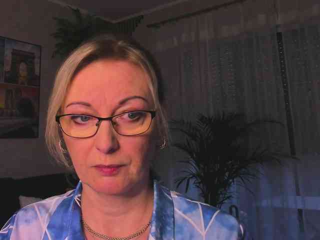 SoftVANESSA's sex show image